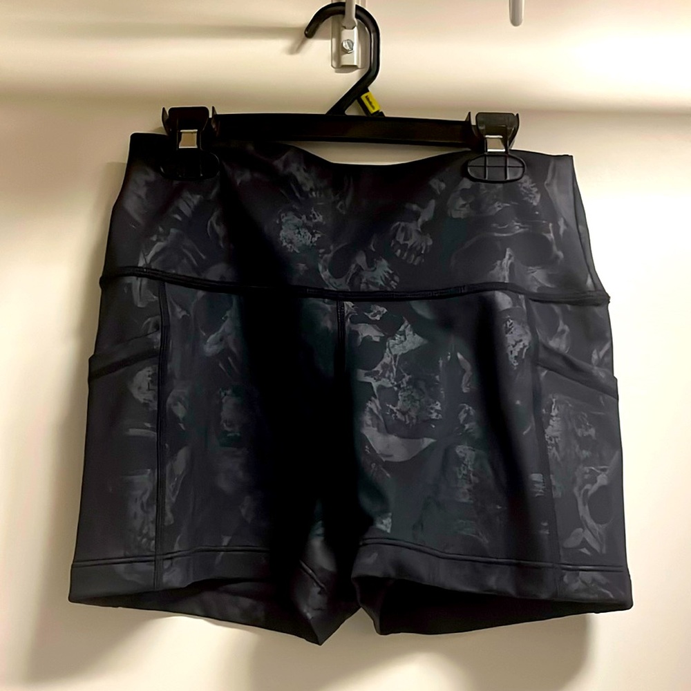 CVG constantly varied gear shorts small nwot